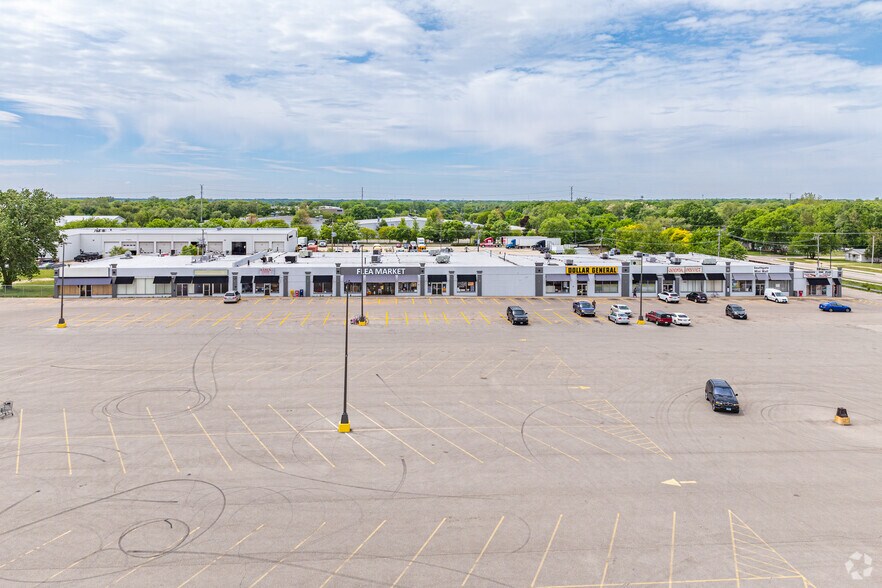 More Photos Of 1221-1241 Sandy Hollow Rd, Rockford Storefront For Sale