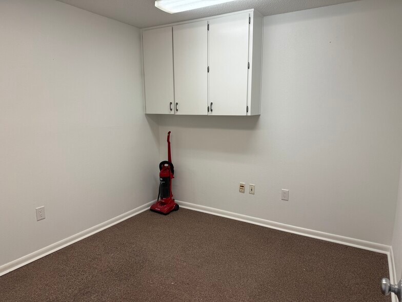 More Photos Of 1013 Marwalt Dr, Fort Walton Beach Medical For Sale