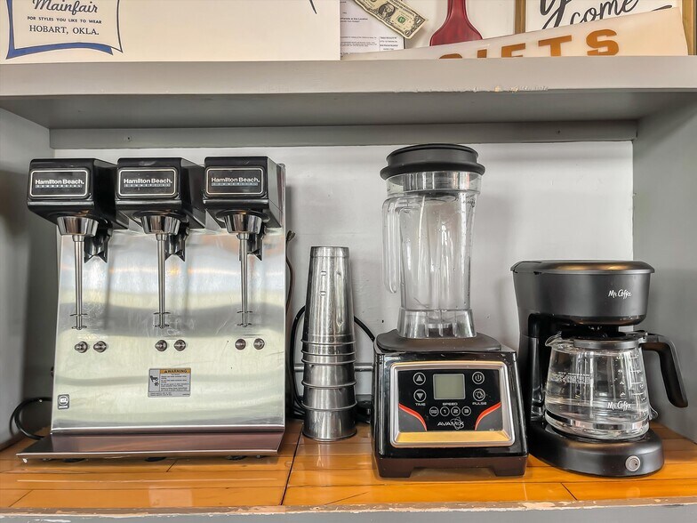 More Photos Of 100 W 4th St, Hobart Restaurant For Sale