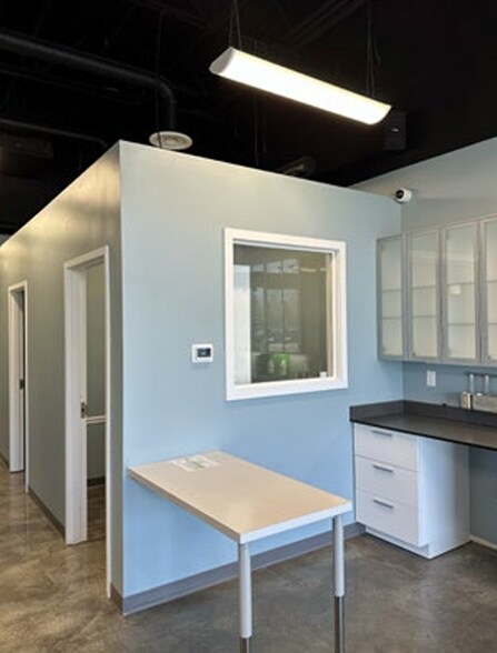 More Photos Of 3201 Endeavor Ln, Vestavia Hills Unknown For Lease