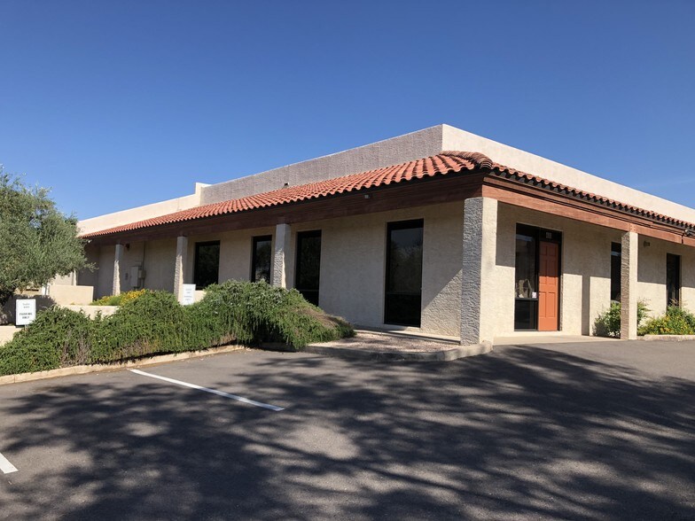 More Photos Of 7820 E Gelding Dr, Scottsdale Warehouse For Lease