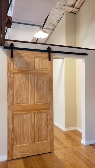 More Photos Of 1942 2nd Ave S, Saint Petersburg Warehouse For Lease