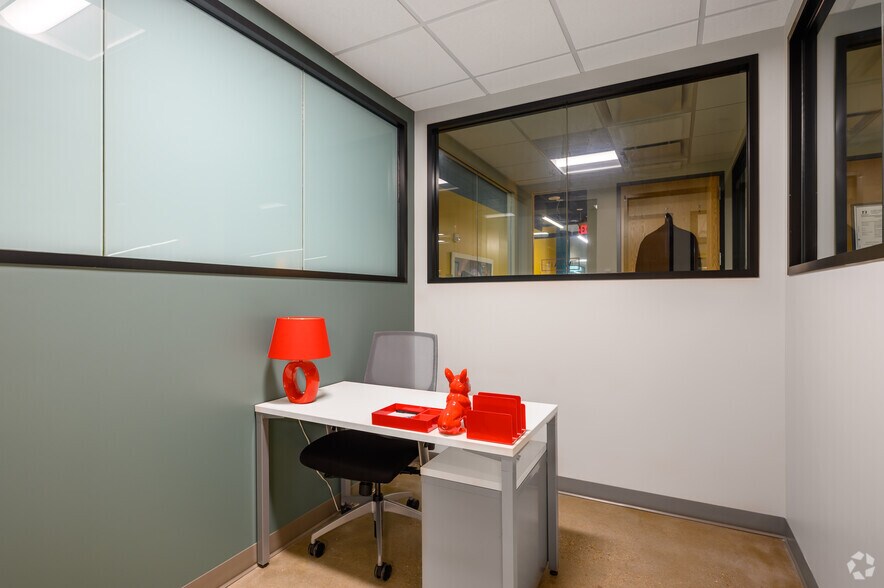 More Photos Of 1100 Wilson Blvd, Arlington Office For Lease