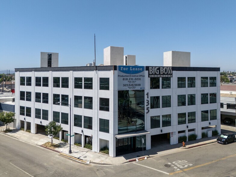 More Photos Of 135 W Magnolia Blvd, Burbank Loft Creative Space For Lease