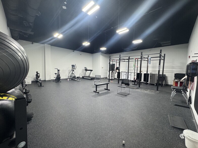 More Photos Of 7720 NW 85th Ter, Oklahoma City Office For Sale
