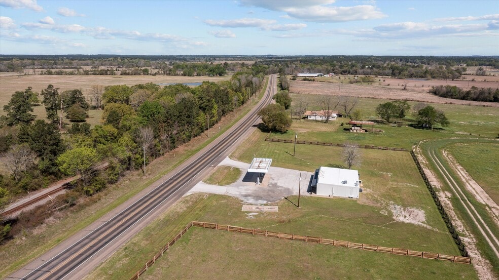 More Photos Of 6893 TX-19, Crockett Freestanding For Sale