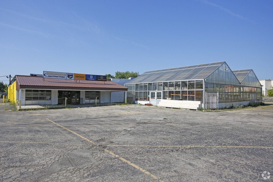 More Photos Of 25W017 W Lake St, Roselle Freestanding For Sale