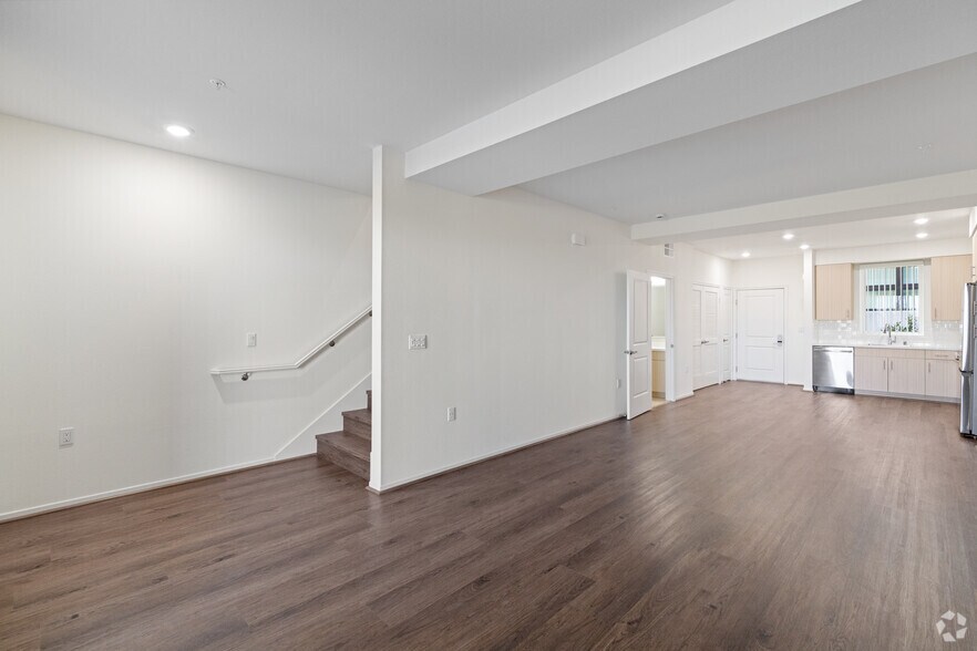 More Photos Of 6838-6874 Northbank Dr, Ventura Apartments For Lease