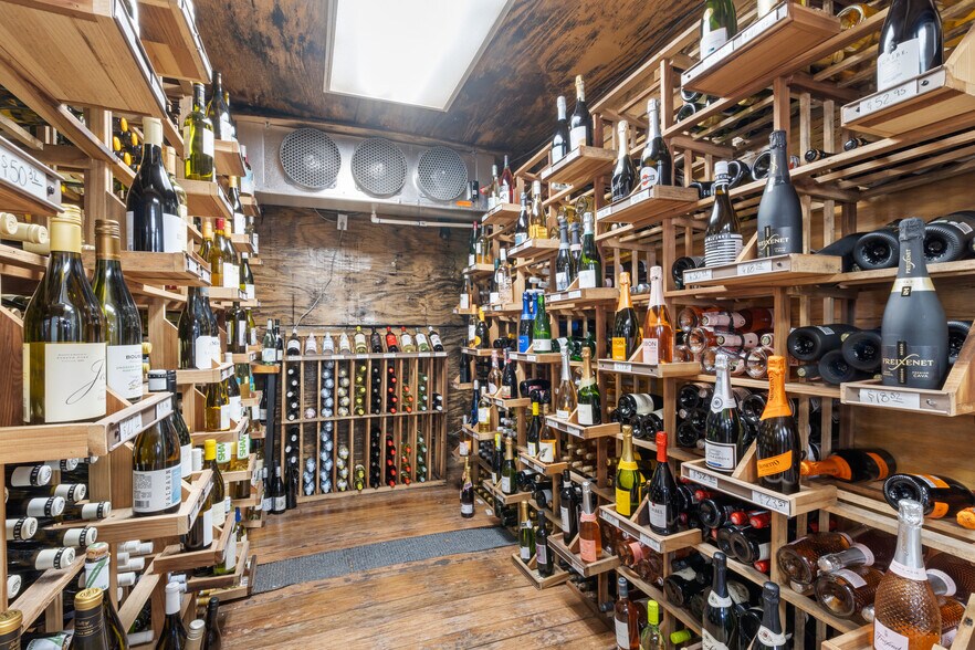 More Photos Of , Eureka Springs Unknown For Sale