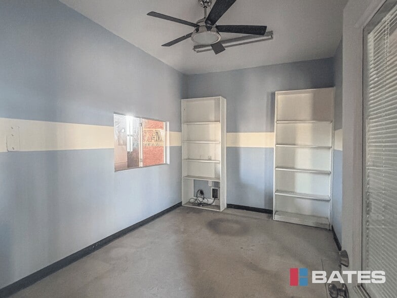 More Photos Of 7712 Ronnie Dr, Dallas Warehouse For Sale