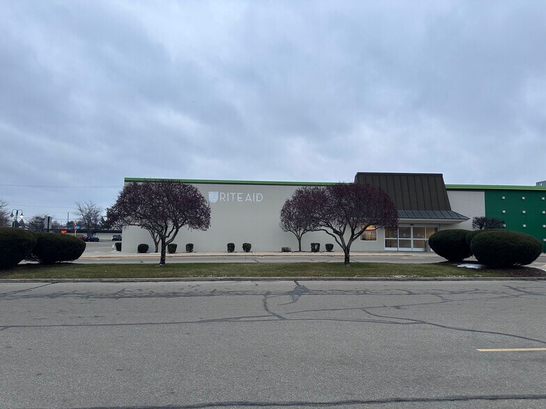 More Photos Of 1201A S Division St, Traverse City Drugstore For Lease