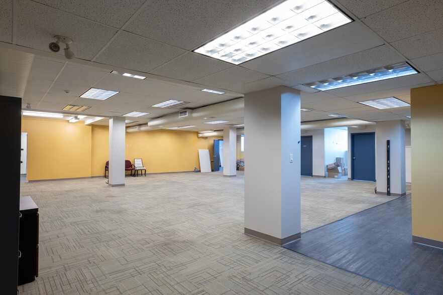 More Photos Of 422 6th St, New Westminster Loft Creative Space For Lease