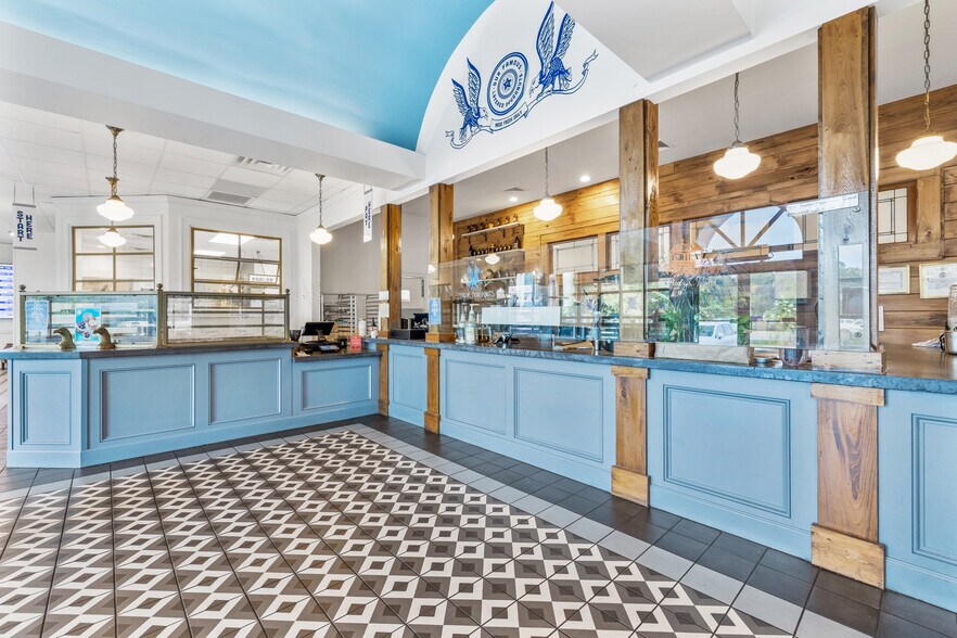 More Photos Of 11359 Highway 17, Pawleys Island Restaurant For Sale