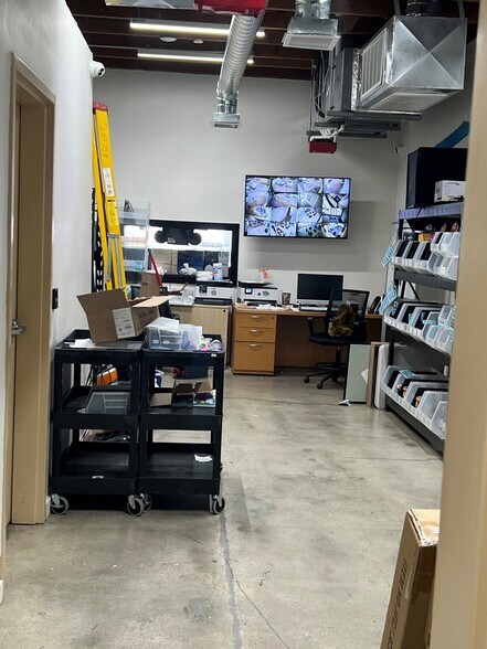 More Photos Of 174 N Main St, Bishop General Retail For Lease