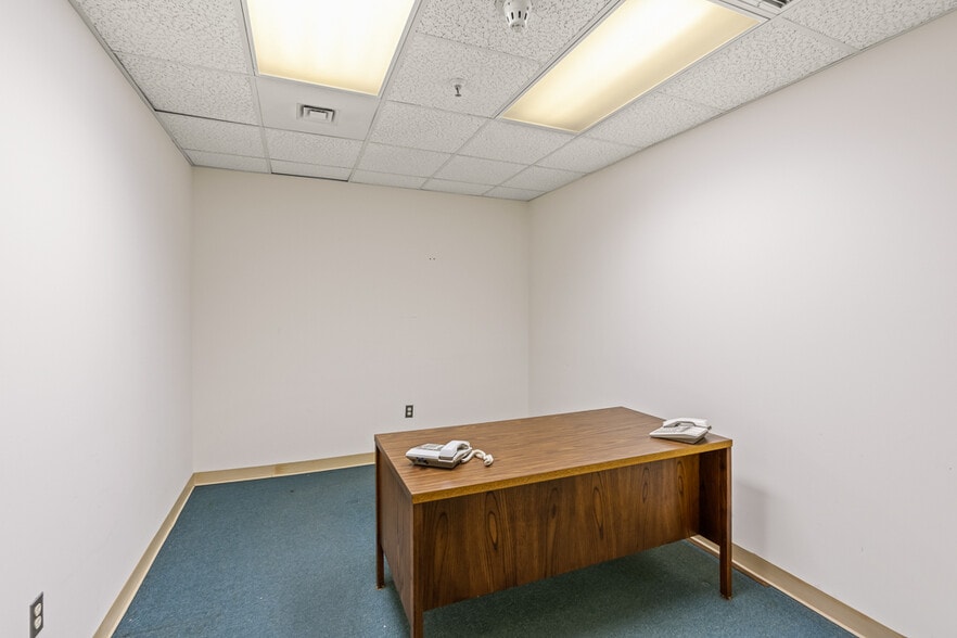 More Photos Of 205 Model Farm Rd, High Point Warehouse For Lease