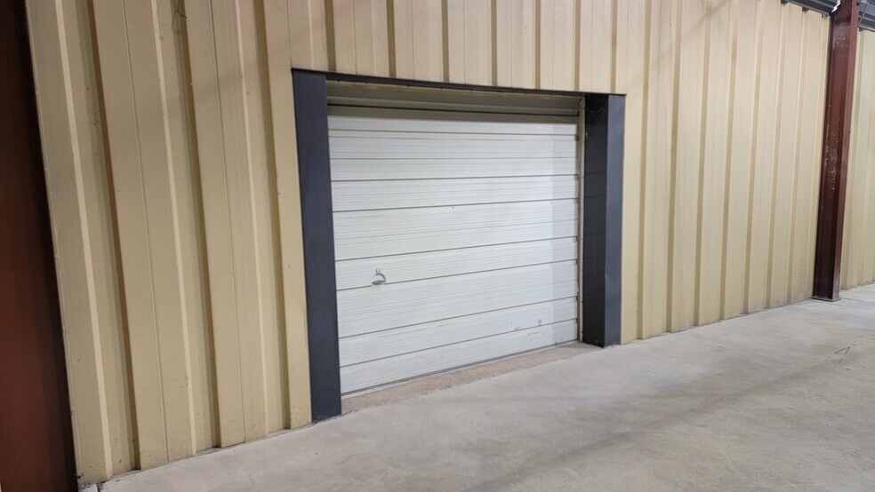 More Photos Of 1222 US HWY 50, Chillicothe Flex For Sale