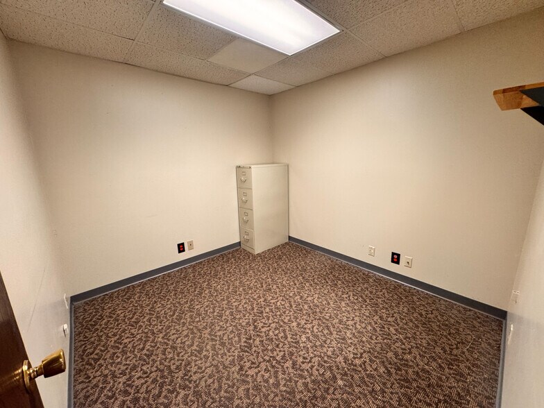 More Photos Of 95 E Main St, Carrollton Office For Sale