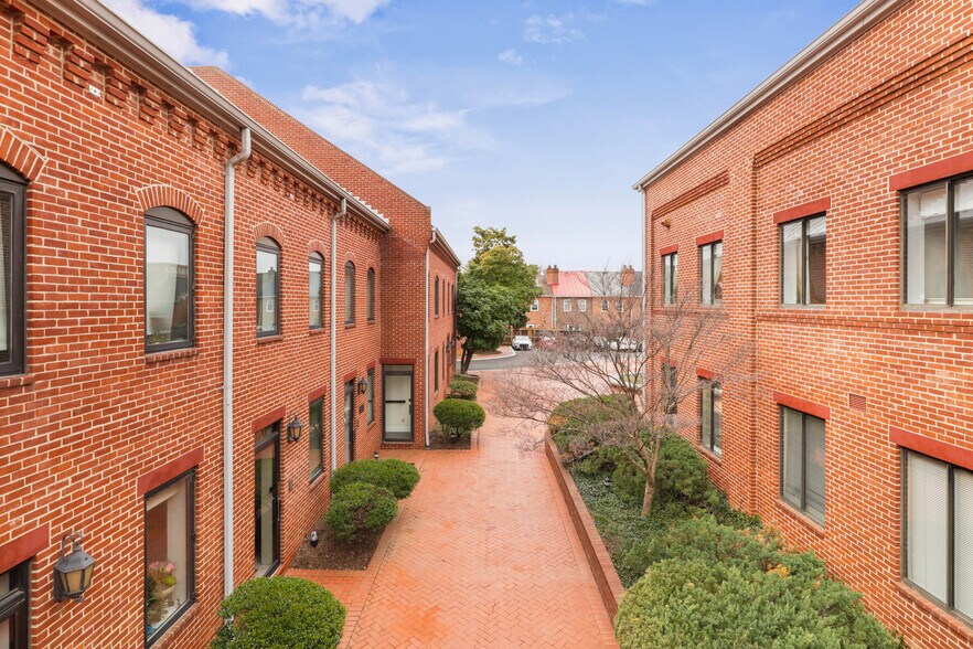 Primary Photo Of 115 Oronoco St, Alexandria Office For Lease