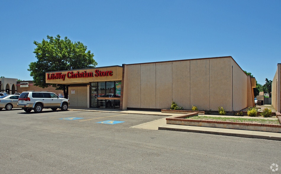 More Photos Of 3833 50th St, Lubbock Freestanding For Lease