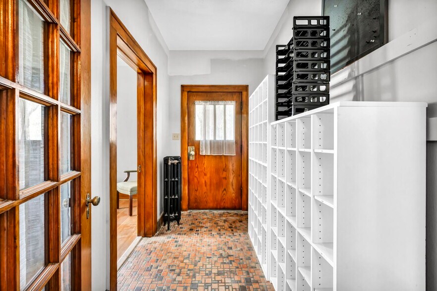 More Photos Of 881 E 222nd St, Euclid Office Residential For Sale