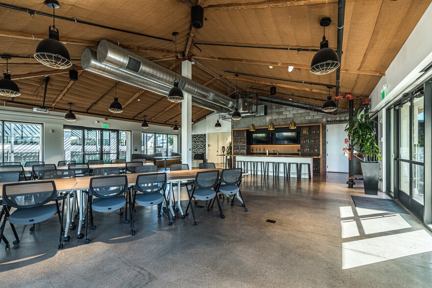 More Photos Of 6320 E Thomas Rd, Scottsdale Unknown For Lease