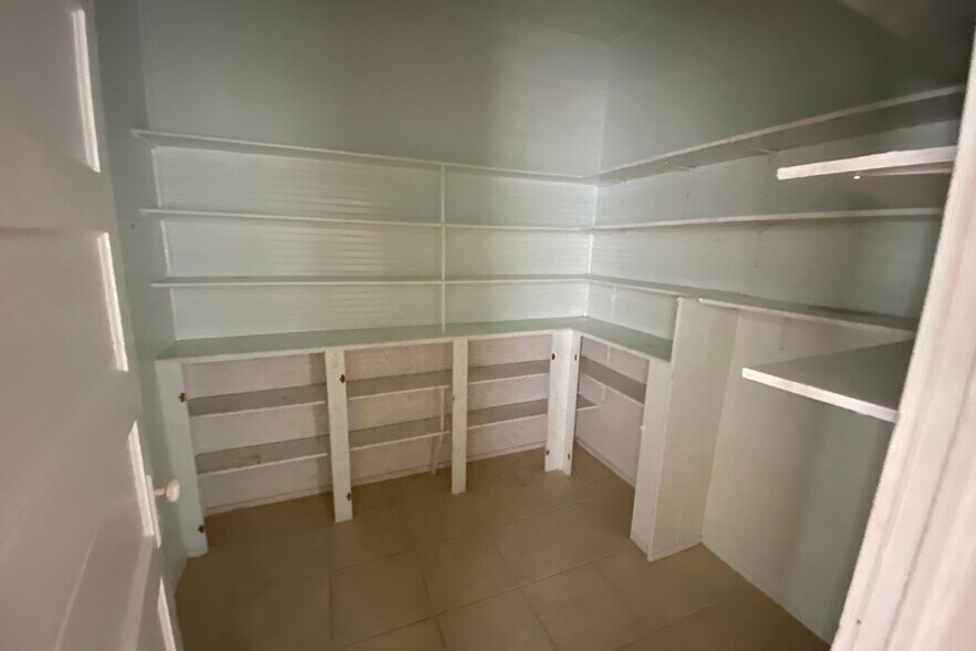 More Photos Of 1218 W Broad St, Groveland Office For Sale