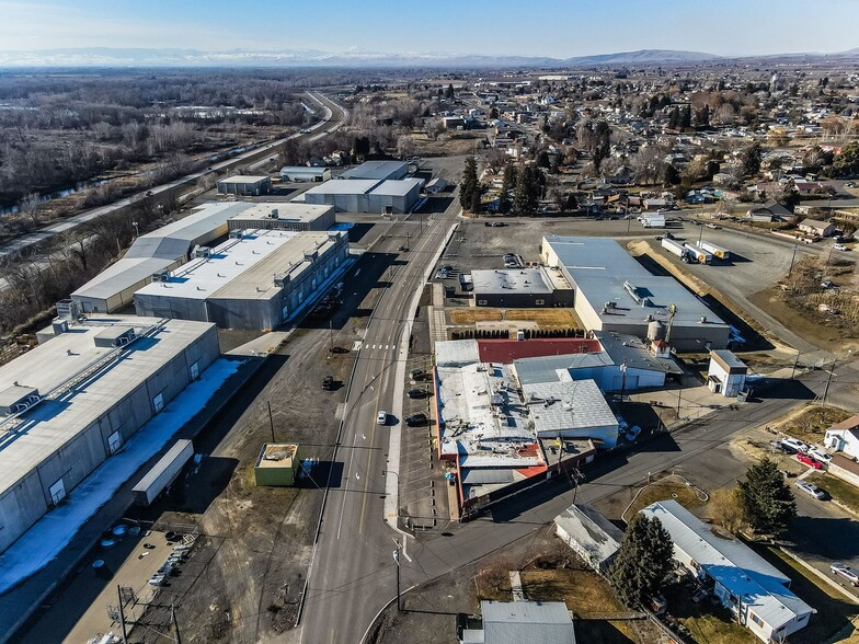 More Photos Of 1319 First Ave ave, Zillah General Retail For Sale