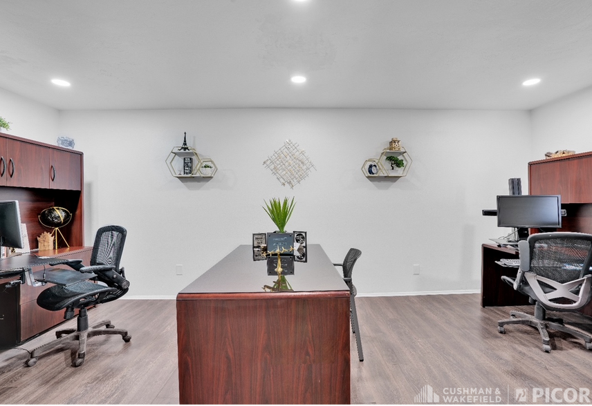 More Photos Of 3795 N Oracle Rd, Tucson Office For Sale