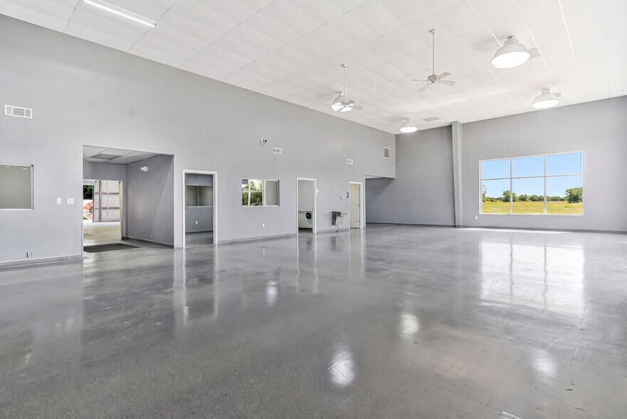 More Photos Of 6632 Elva St, Milton Industrial For Lease