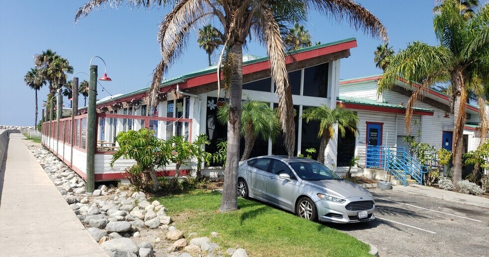 More Photos Of 230 Portofino Way, Redondo Beach Restaurant For Lease