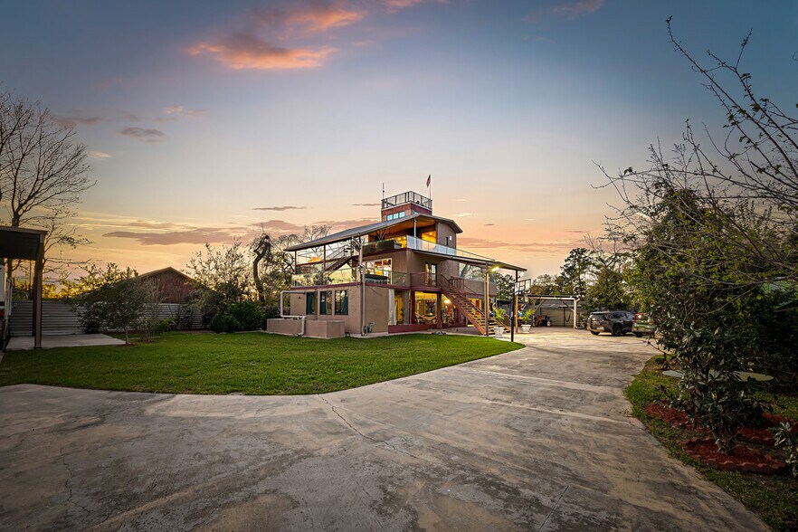 Primary Photo Of 4015 Luell St, Houston Specialty For Sale
