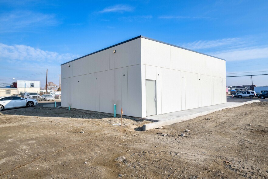 More Photos Of 209 1st, Sunnyside Freestanding For Sale