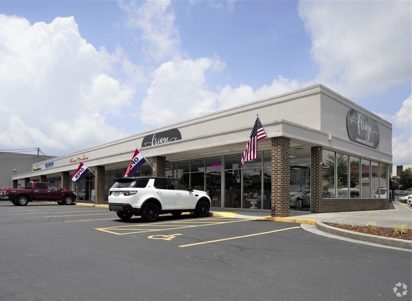 More Photos Of 2116 N Roan St, Johnson City Unknown For Lease