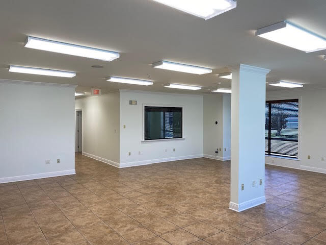 More Photos Of 600 Deer Cross Ct E, Madisonville Warehouse For Lease