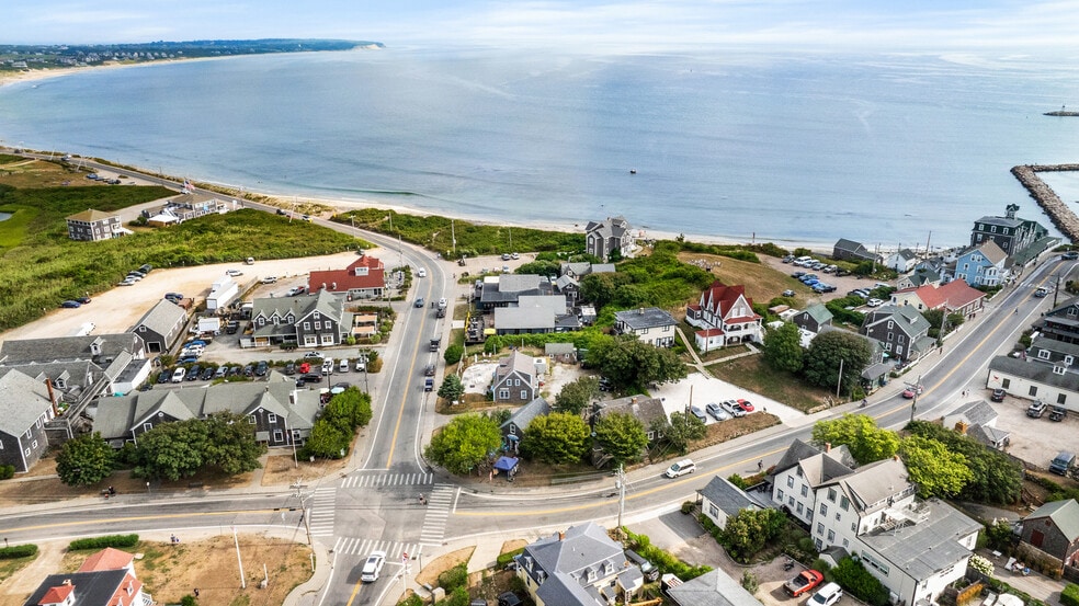 More Photos Of 442 Dodge St, New Shoreham Freestanding For Sale