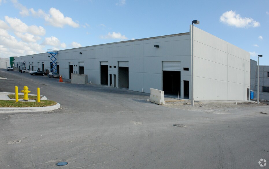 More Photos Of 1325 NW 98th Ct, Doral Warehouse For Sale