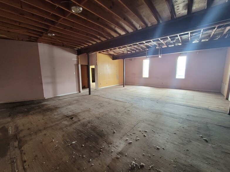 More Photos Of 2400-2406 Northumberland Ave, Richmond Unknown For Lease