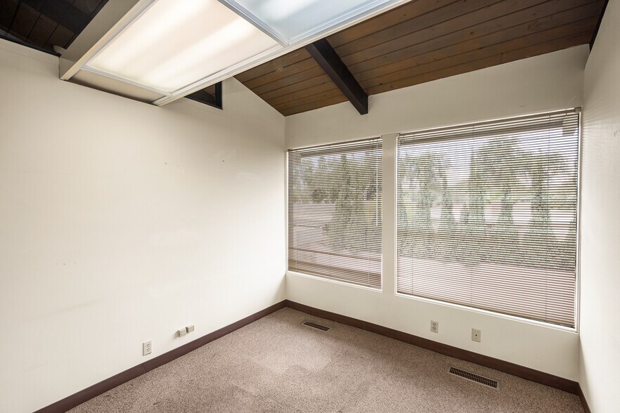 More Photos Of 1661 E Chapman Ave, Fullerton Office For Sale