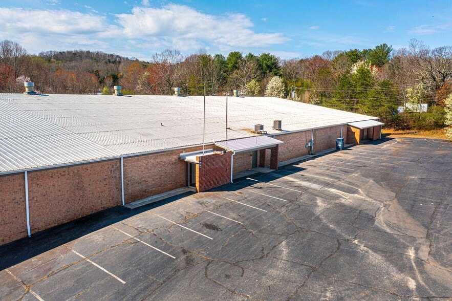 More Photos Of 7626 Cavalier Way, Connellys Springs Warehouse For Lease