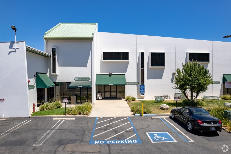 More Photos Of 21110-21132 Vanowen St, Woodland Hills Light Manufacturing For Lease