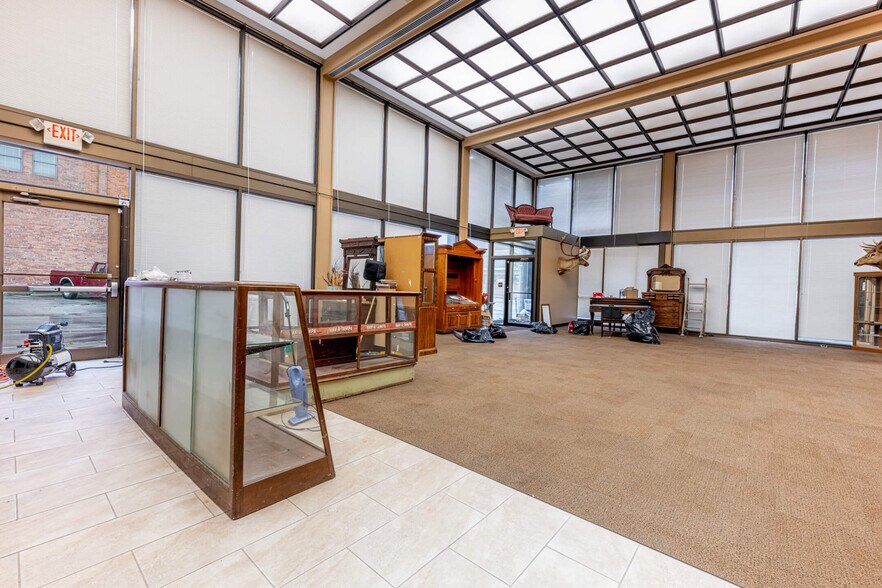 More Photos Of 125 W Spring St, Saint Marys Bank For Sale