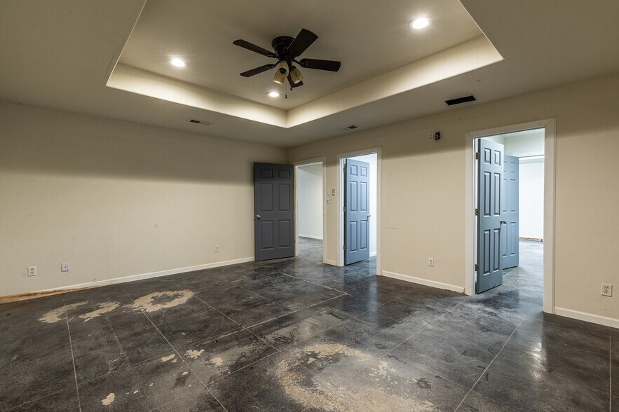 More Photos Of 118 Monroe St., Itasca Office For Lease