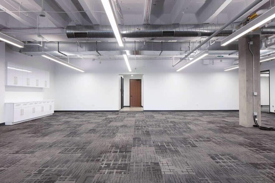 More Photos Of 1900 Alameda De Las Pulgas, San Mateo Research And Development For Lease