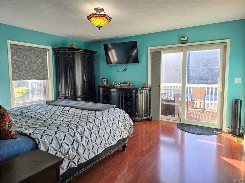 More Photos Of 337 N Peterboro St, Canastota Flex For Sale