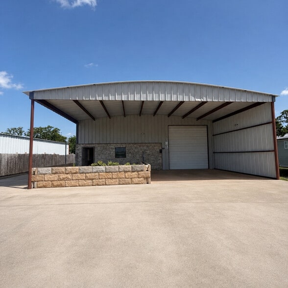 More Photos Of 1350-1360 State Highway 71, Bastrop Land For Lease