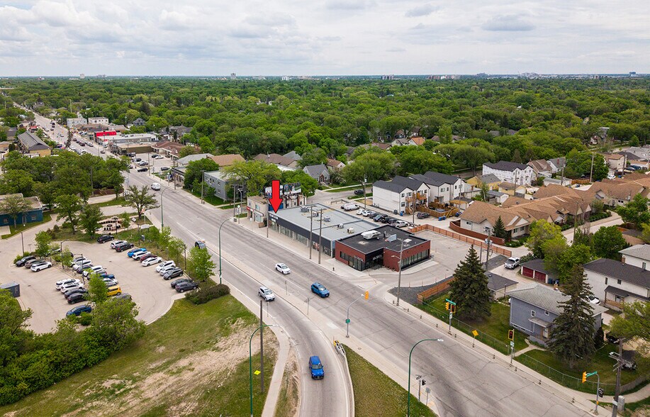 More Photos Of 612-620 Academy Rd, Winnipeg Storefront Retail Office For Lease