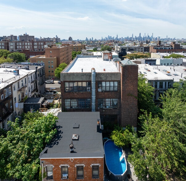 More Photos Of 238 Melrose St, Brooklyn Office Residential For Sale