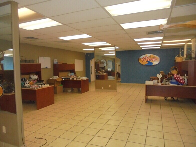 More Photos Of 132 E Hobsonway, Blythe Office For Sale