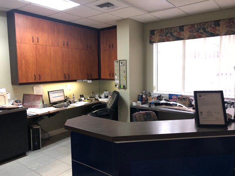 More Photos Of 170 Business Park Way, Royal Palm Beach Warehouse For Lease