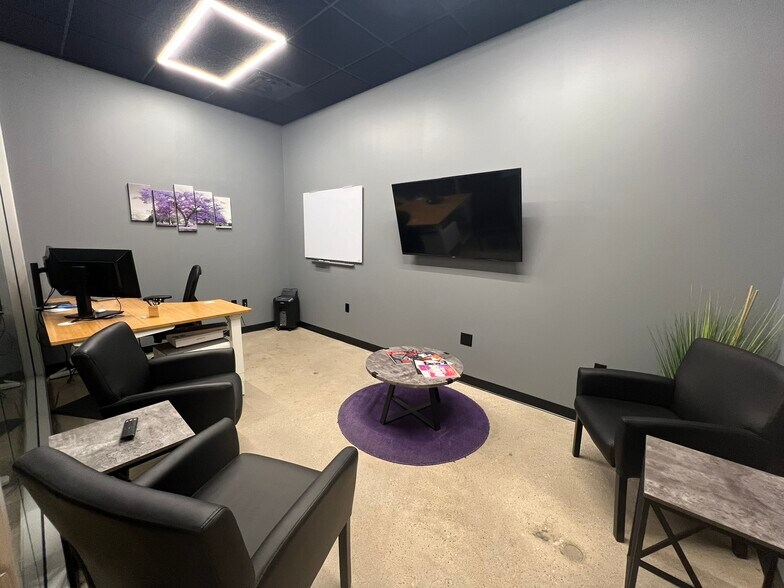 More Photos Of 201 S Main St, Bentonville Office For Lease